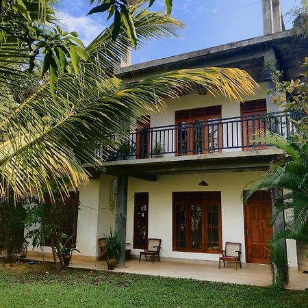 Sooriya Villa Mirissa Exterior photo